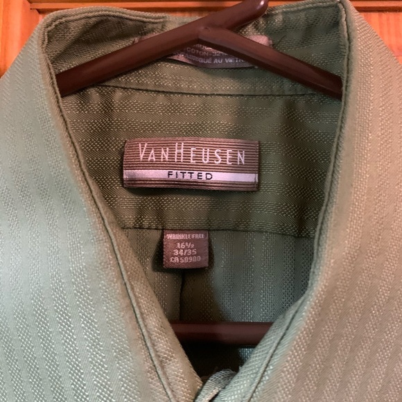 Men’s button down - Picture 2 of 3